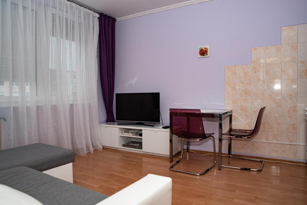 Lovely One Bedroom Apartment Nové Zámky Buitenkant foto