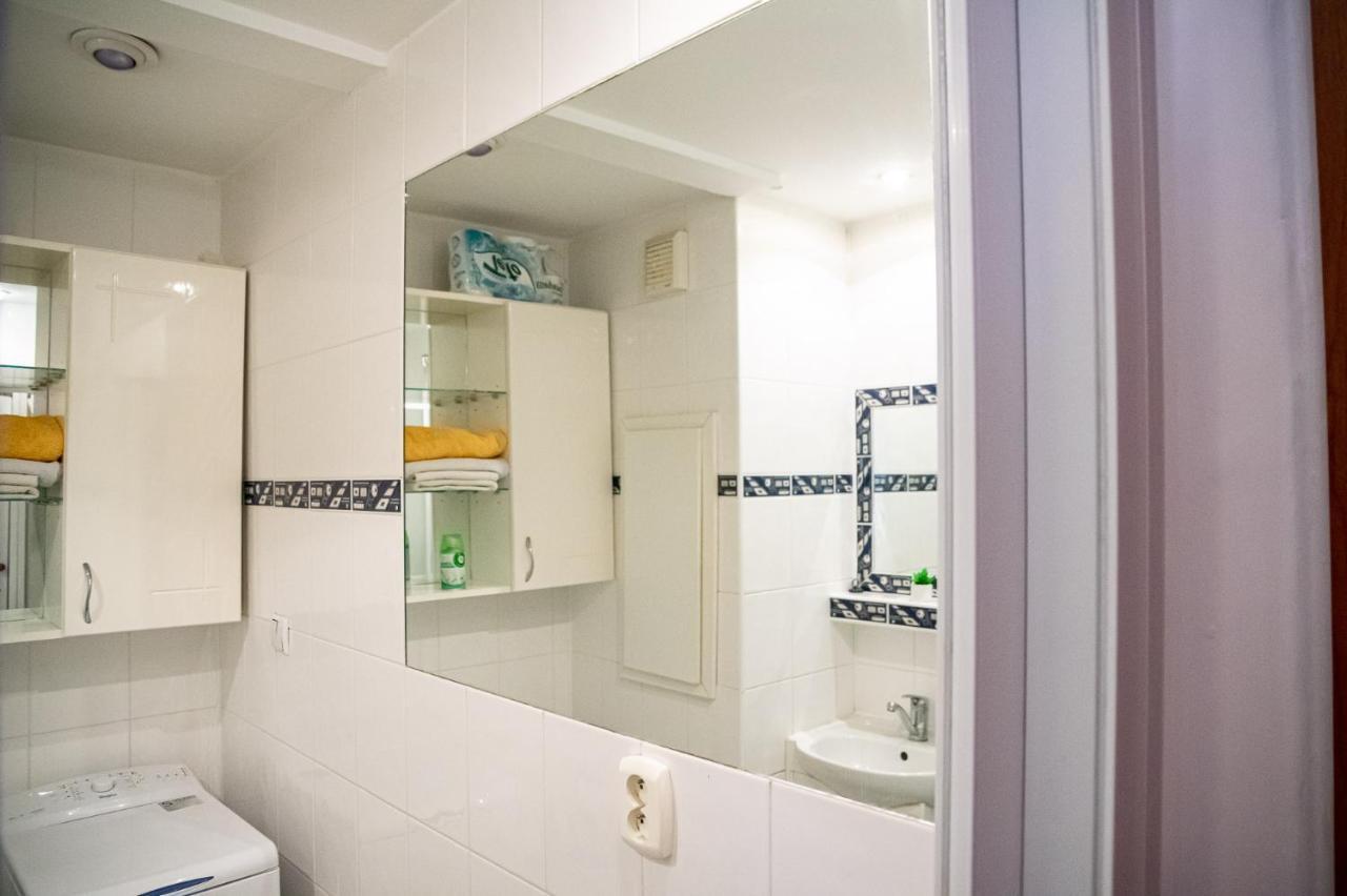 Lovely One Bedroom Apartment Nové Zámky Buitenkant foto
