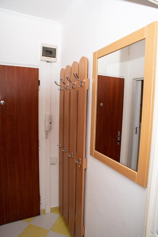 Lovely One Bedroom Apartment Nové Zámky Buitenkant foto